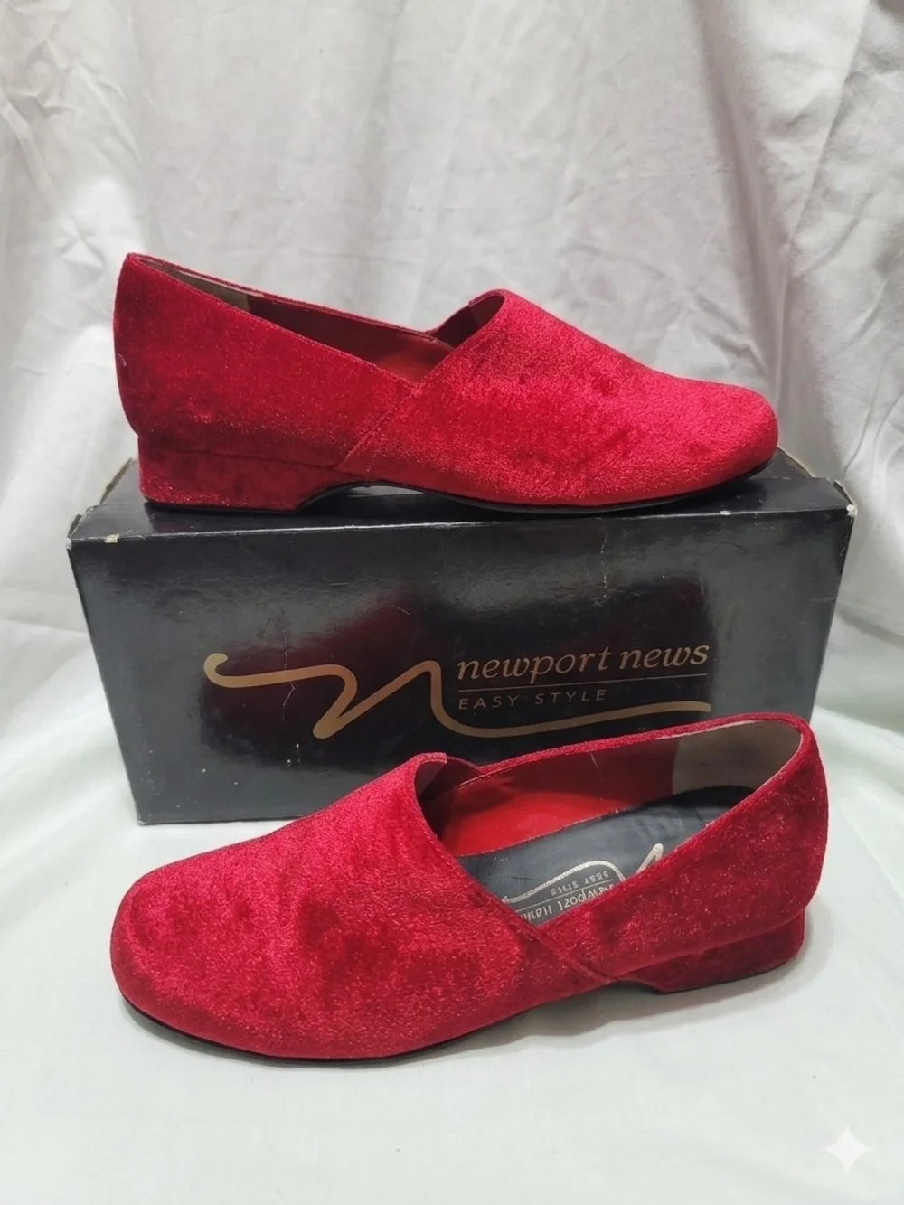 VTG Newport News Velvet Loafers Crimson Red Slip On Low Block Heel Size 9B NIB